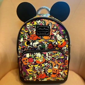 **MAKE AN OFFER! Loungefly Rare Halloween Disney Parks Backpack